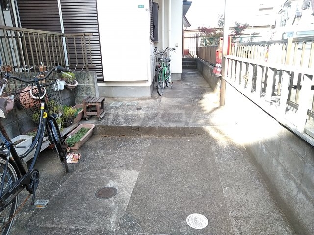 28/30 エントランス