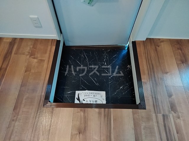 13/30 玄関