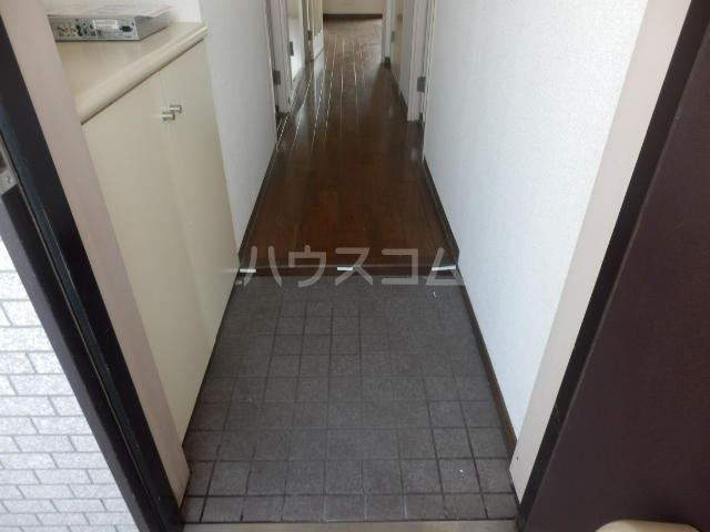 23/30 エントランス