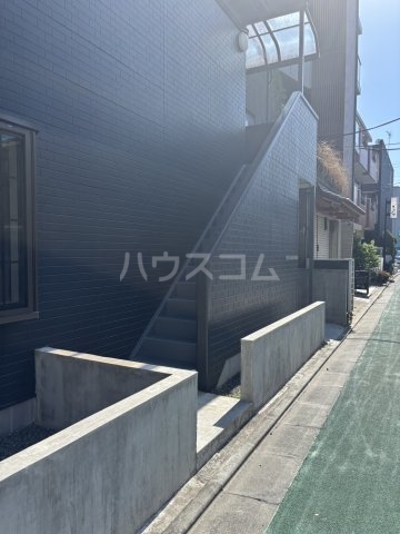 22/30 エントランス