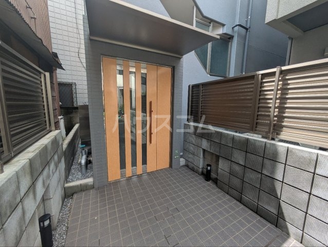 29/30 エントランス