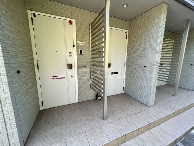 2/3 エントランス