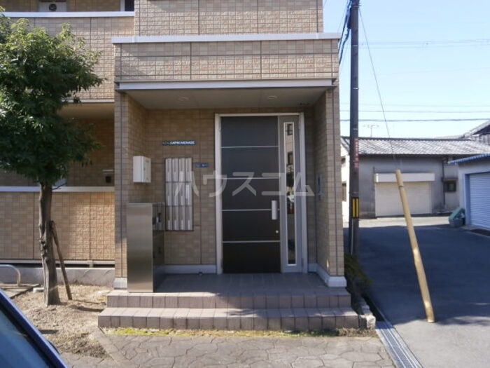 28/30 エントランス