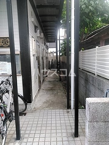 28/30 エントランス