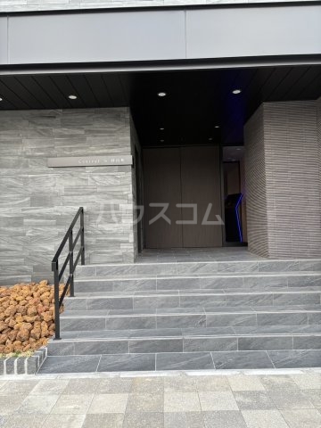 28/30 エントランス