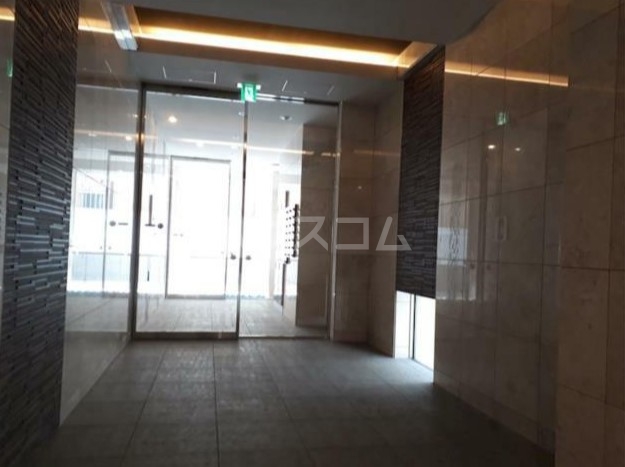 19/25 エントランス