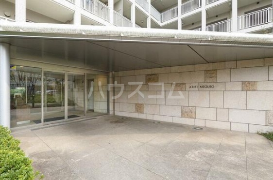 14/25 エントランス