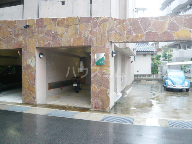 17/19 エントランス