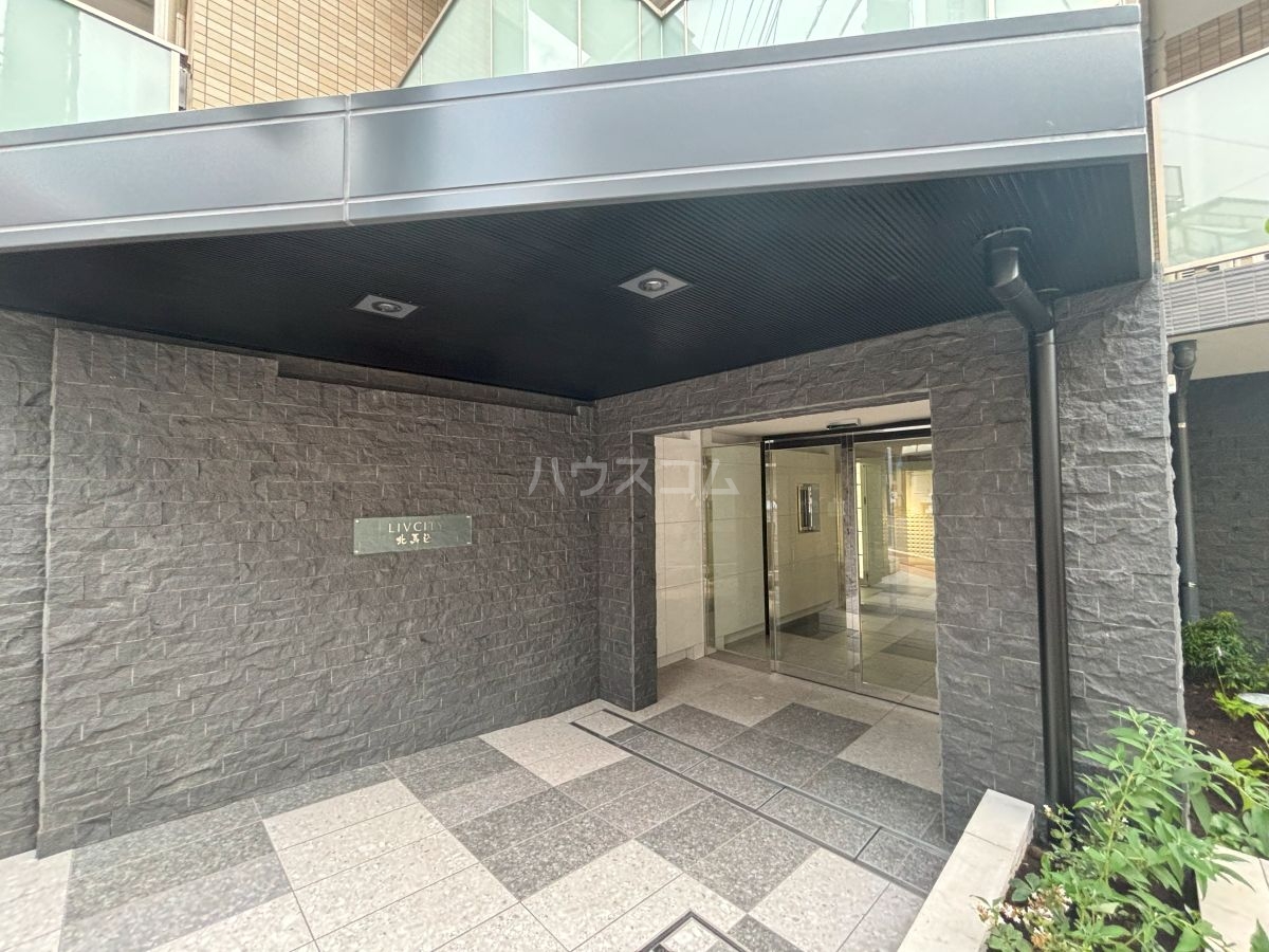 21/27 エントランス