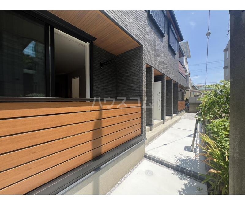 2/5 エントランス