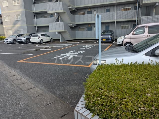 23/29 駐車場