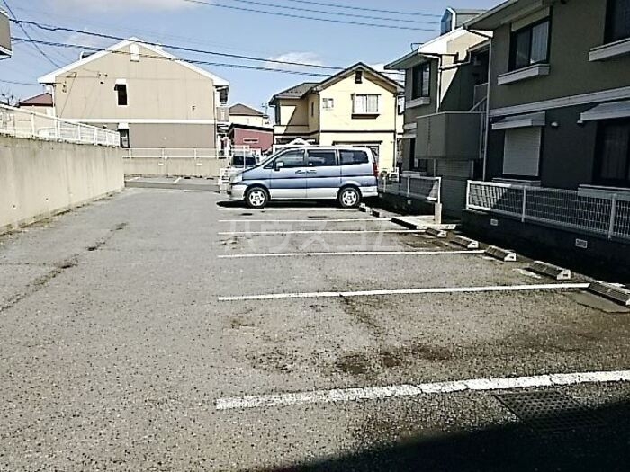 16/17 駐車場