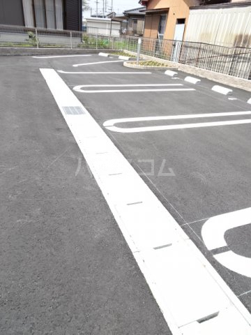14/23 駐車場