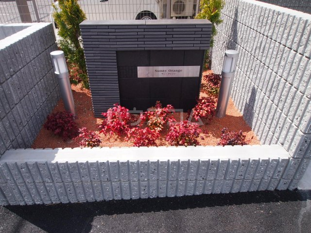 25/30 エントランス