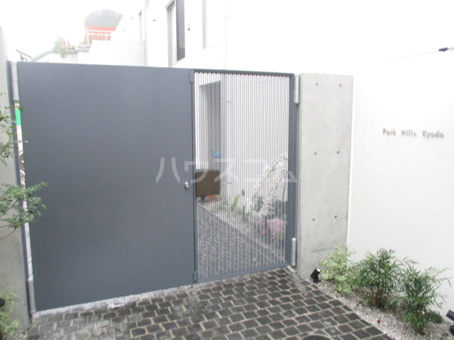 23/30 エントランス