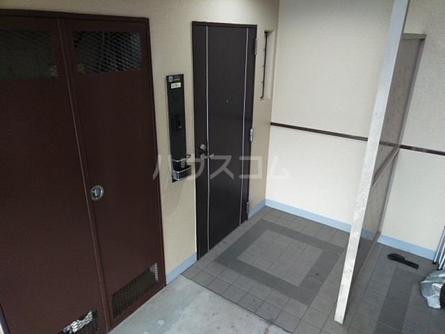 2/5 エントランス