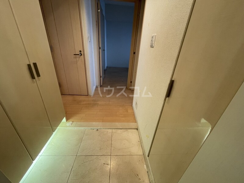 13/28 玄関