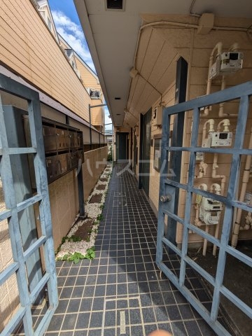 28/30 エントランス