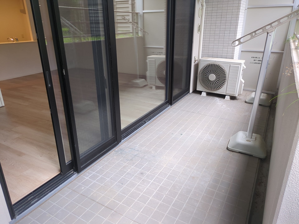 23/30 バルコニー