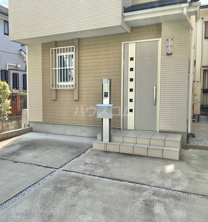 14/15 エントランス