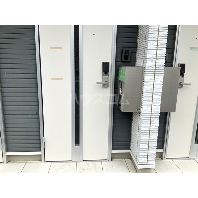 22/23 エントランス