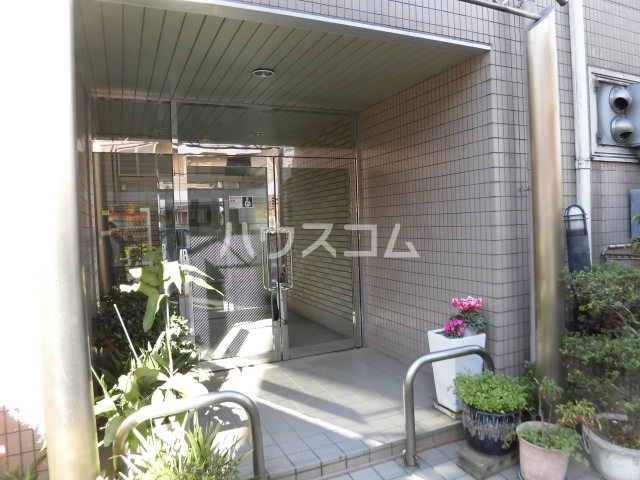 22/30 エントランス