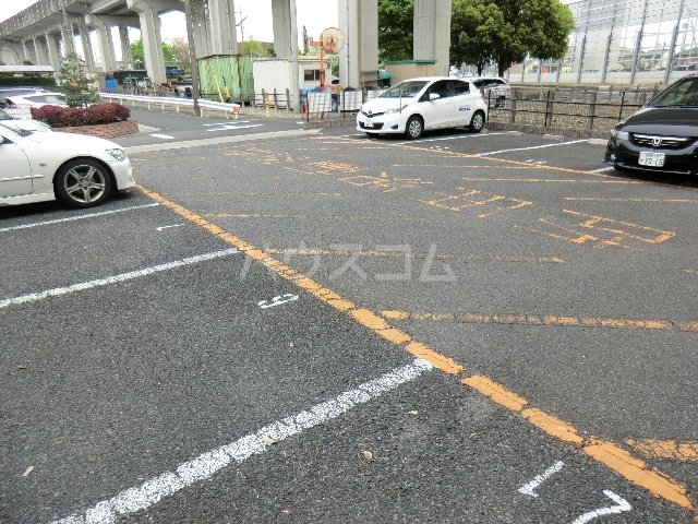 22/30 駐車場