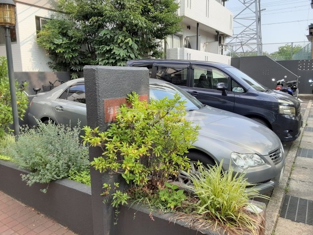 23/30 エントランス