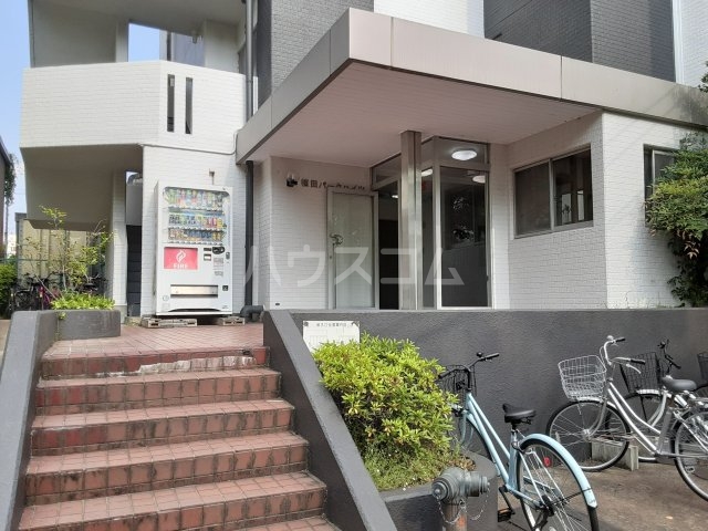 24/30 エントランス