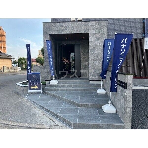 15/23 エントランス