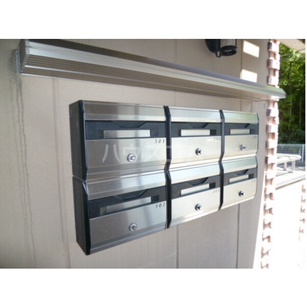 24/30 エントランス