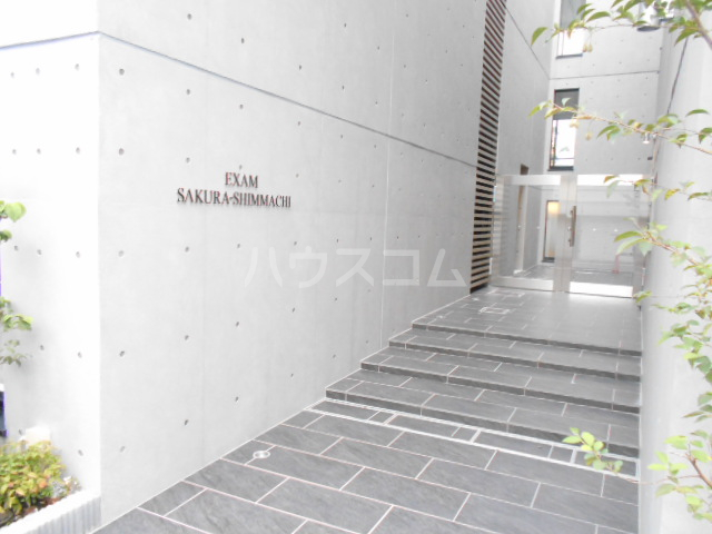 28/30 エントランス