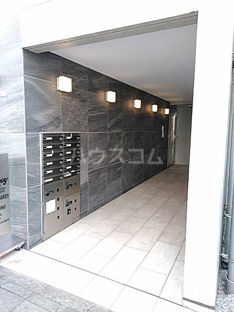 28/30 エントランス