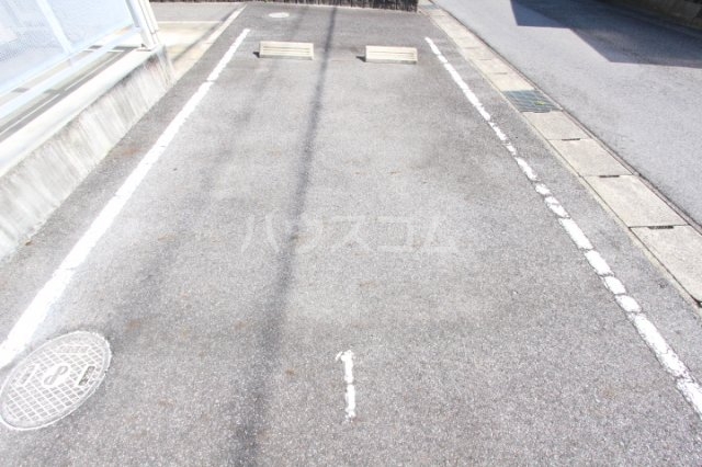 24/29 駐車場