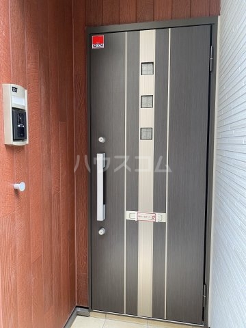 26/30 エントランス