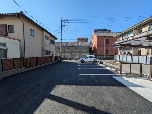 27/28 駐車場