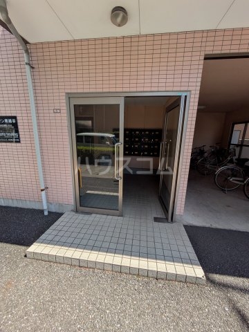 23/30 エントランス