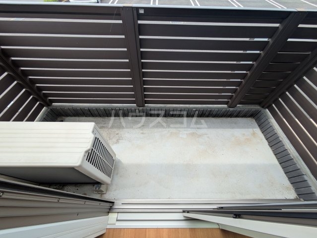 16/23 バルコニー