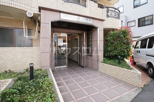 21/30 エントランス