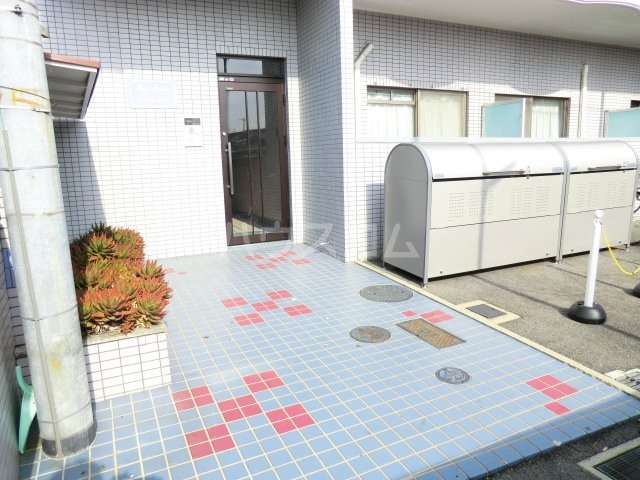 2/5 エントランス