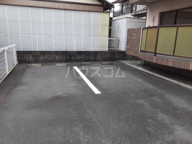 21/26 駐車場
