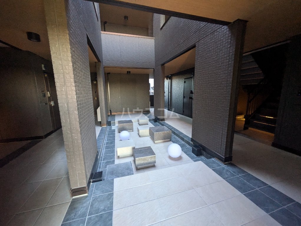 2/3 エントランス