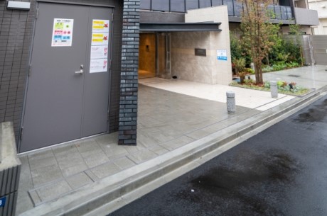 14/16 エントランス