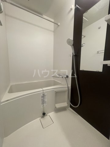 13/30 浴室