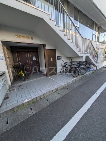 21/29 エントランス