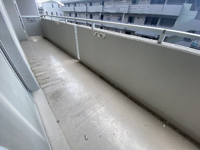 25/30 バルコニー