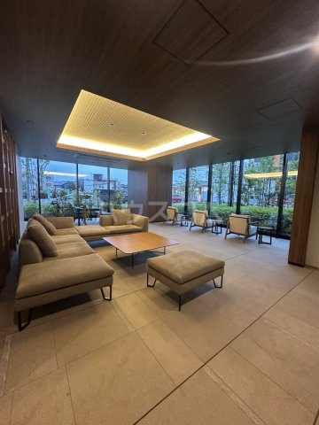 28/29 エントランス