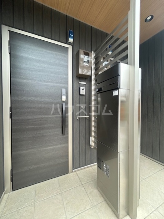 19/25 エントランス