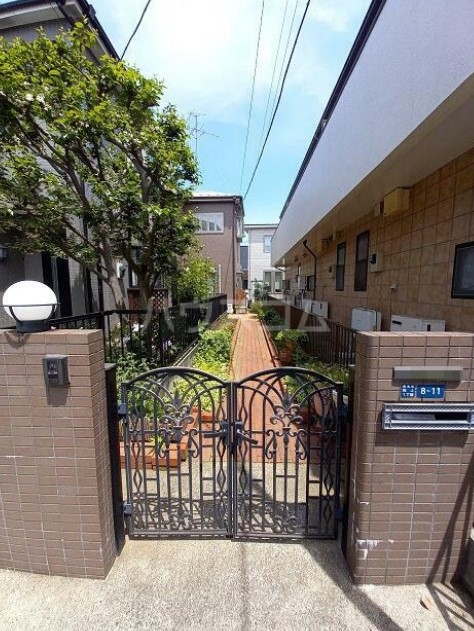 2/4 エントランス