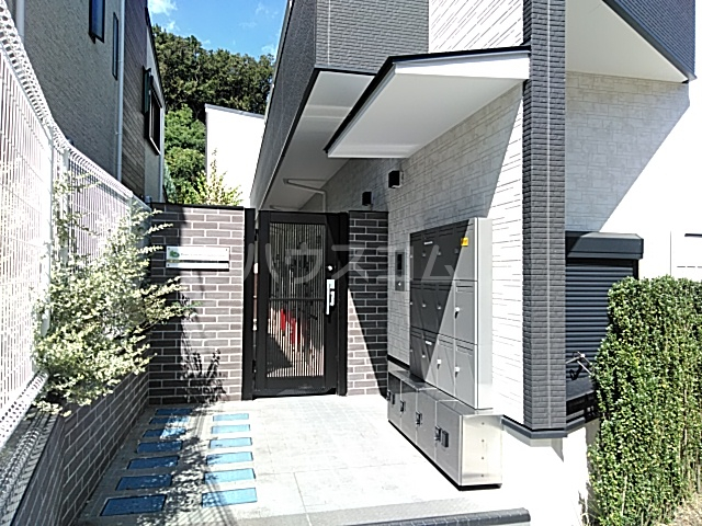 14/19 エントランス